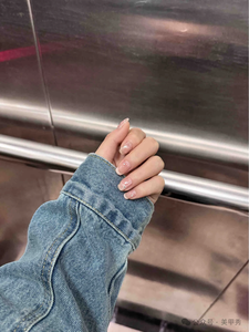 適合上班通勤的百搭款美甲