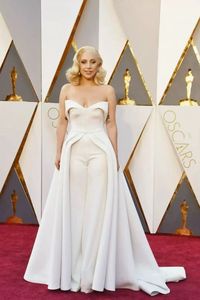 【紐約時裝周】Brandon Maxwell 2026春夏系列時裝秀 平衡職場幹練與優雅氣質的鬆弛美學